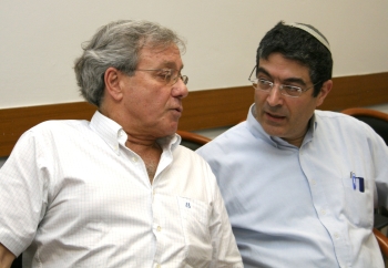ד''ר אריה אדרעי מאוניברסיטת ת''א ופרופ' דורון מנדלס מהאוניברסיטה העברית (צילום: סמדר ברגמן)