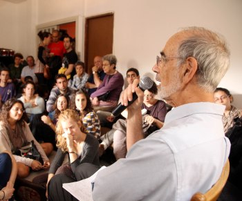 Prof. Yoram Bilu speaking at the Hebrew University's “Einstein in Azza” lecture event (Photo: Sasson Tiram)